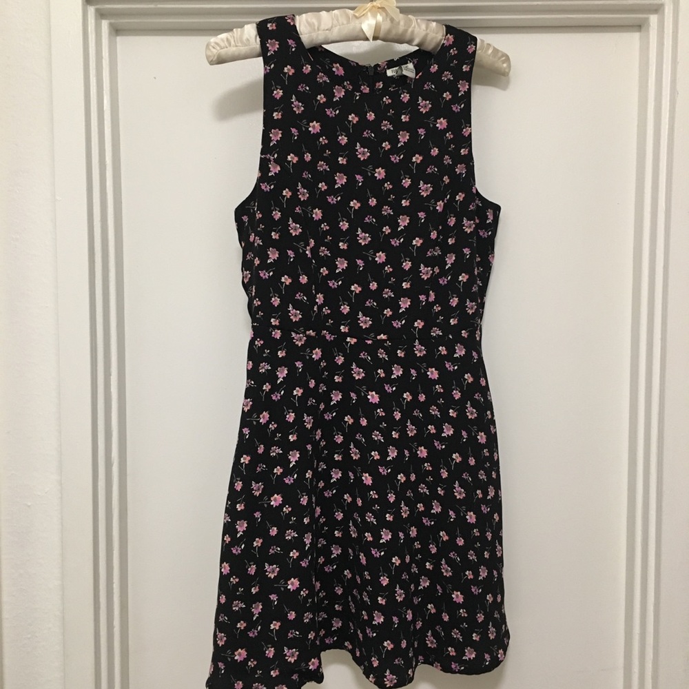 Dress Floral & Black Sleeveless